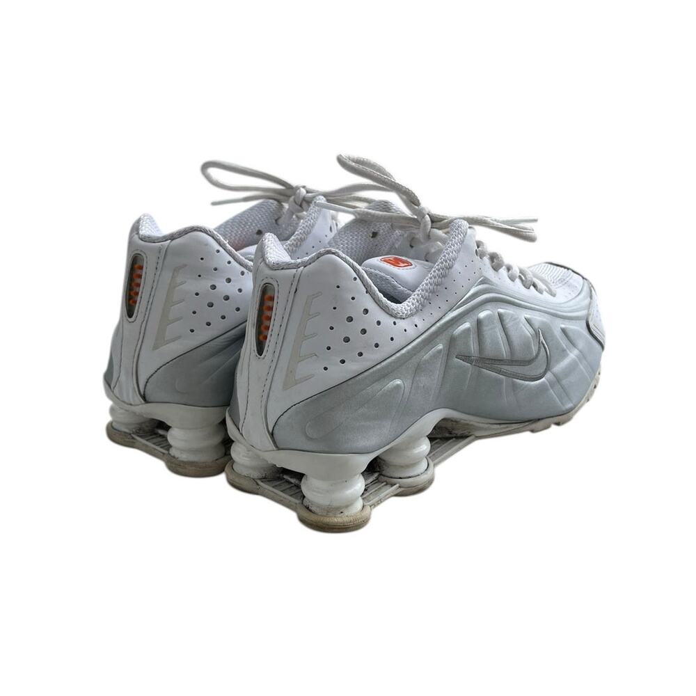 Nike Women's Shox R4 White Metallic Platinum AR3565-101 Sneakers Size 8.5 - Picture 4 of 6